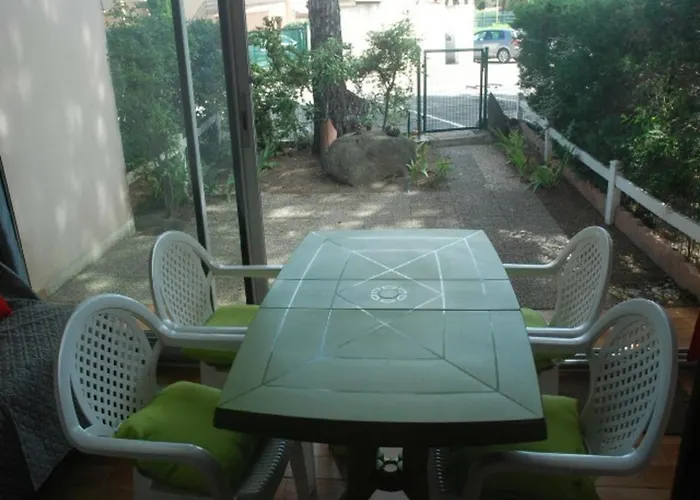 Σπίτι διακοπών Joli T2 Rez-de-jardin Avec Piscine Et Parking - Fr-1-607-110 *
